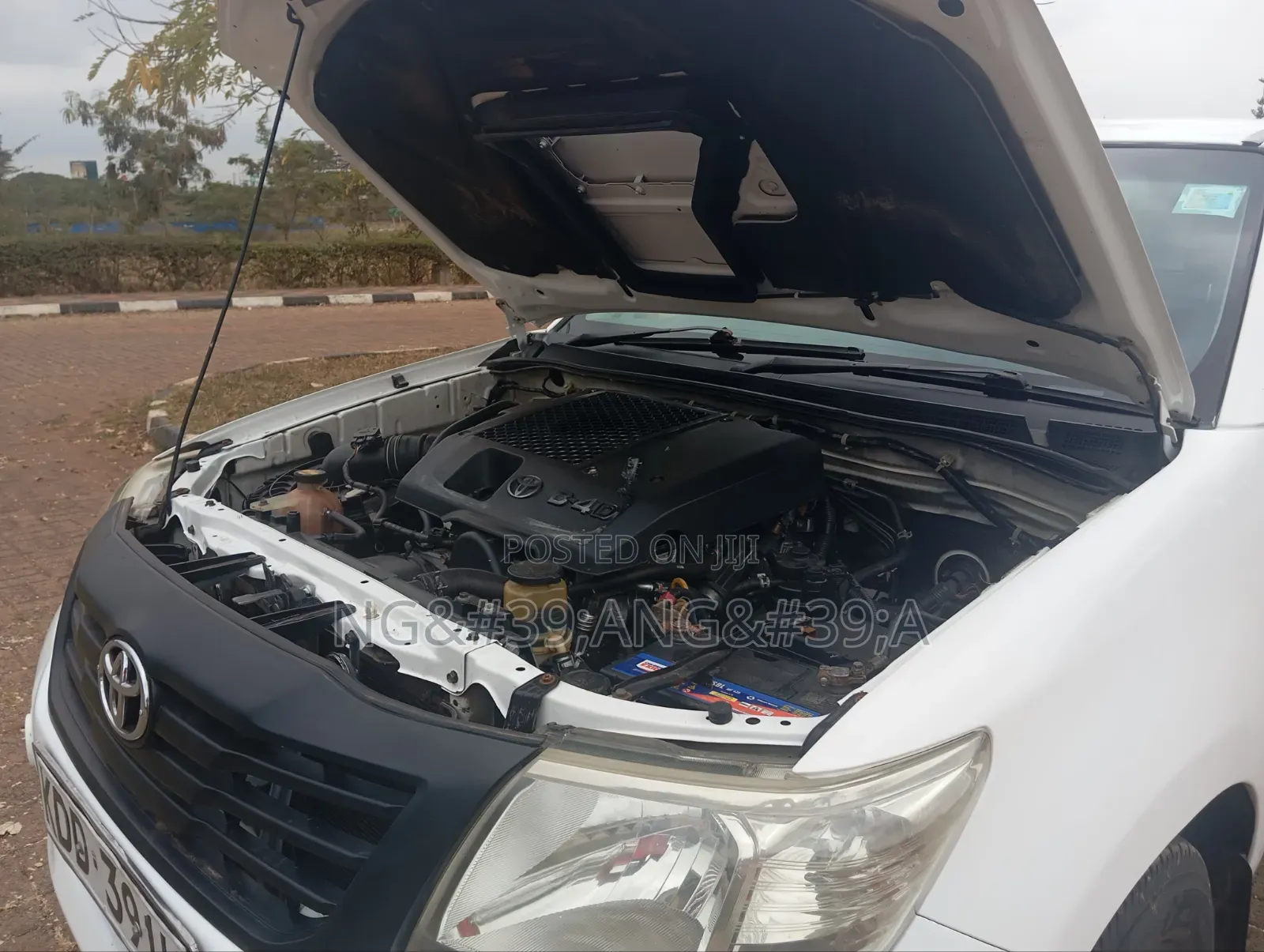 Toyota Hilux 2014 White