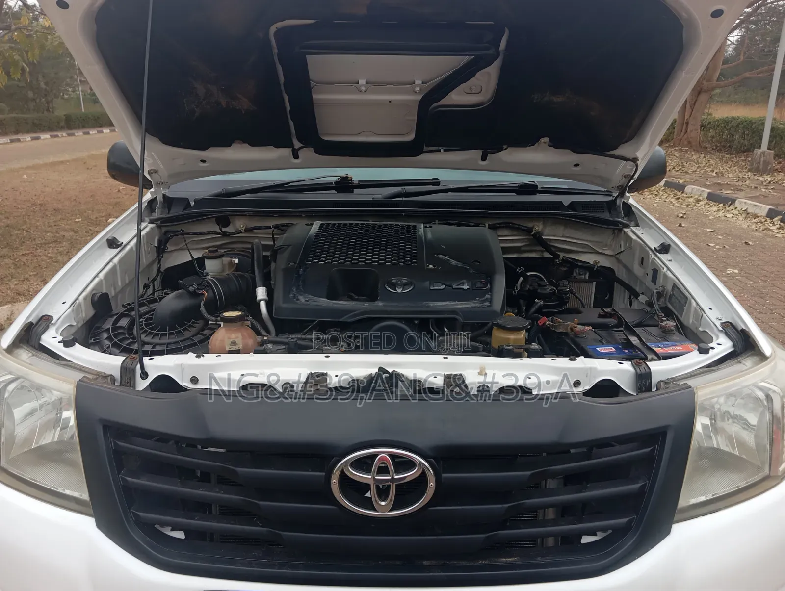 Toyota Hilux 2014 White