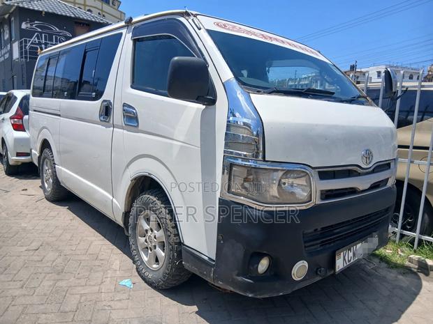 Toyota HiAce 2013 White