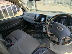 Toyota HiAce 2013 White