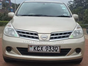 Nissan Tiida 2012 Gold
