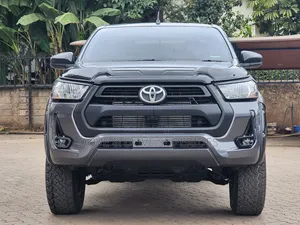 Toyota Hilux 2020 Gray