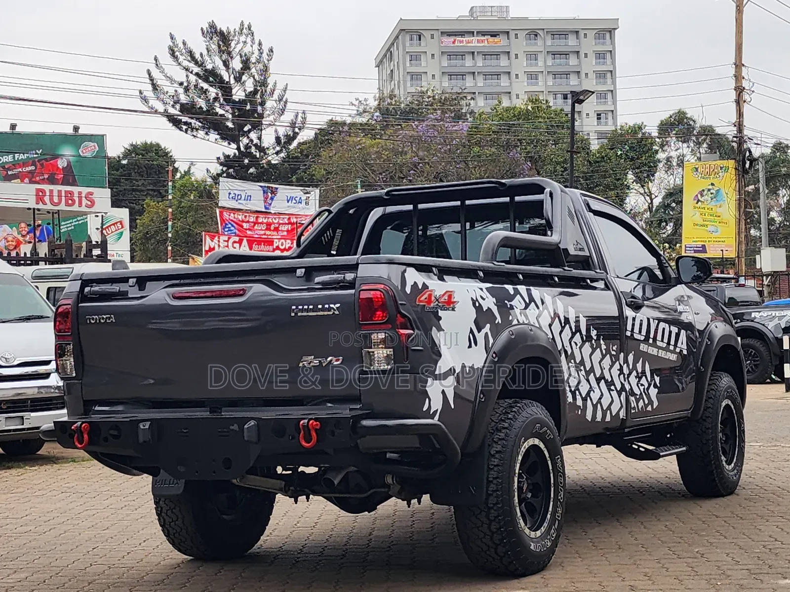 Toyota Hilux 2020 Gray