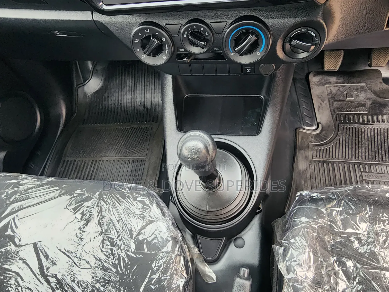 Toyota Hilux 2020 Gray