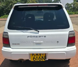 Subaru Forester 2000 White