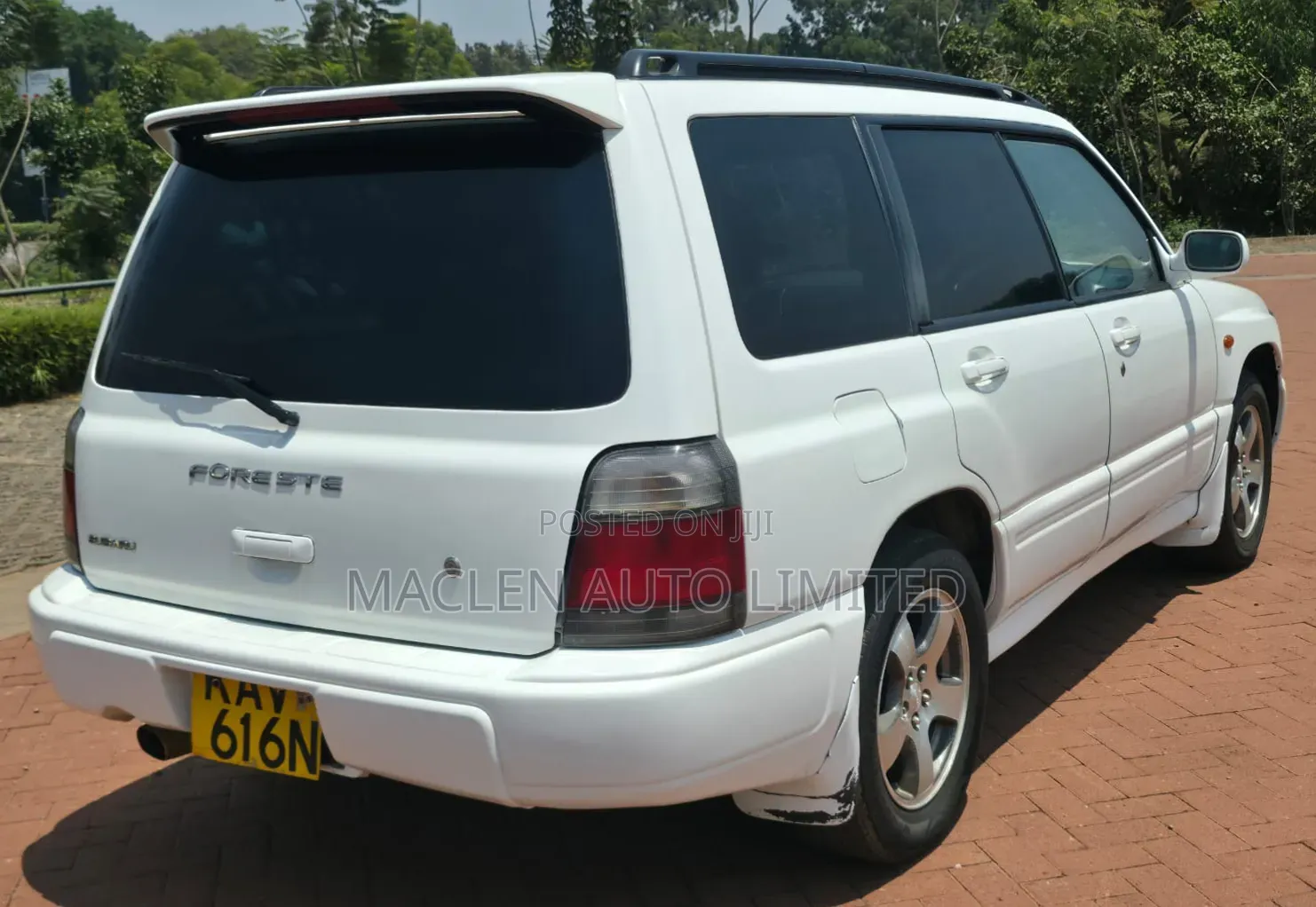 Subaru Forester 2000 White