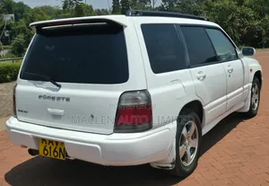 Subaru Forester 2000 White