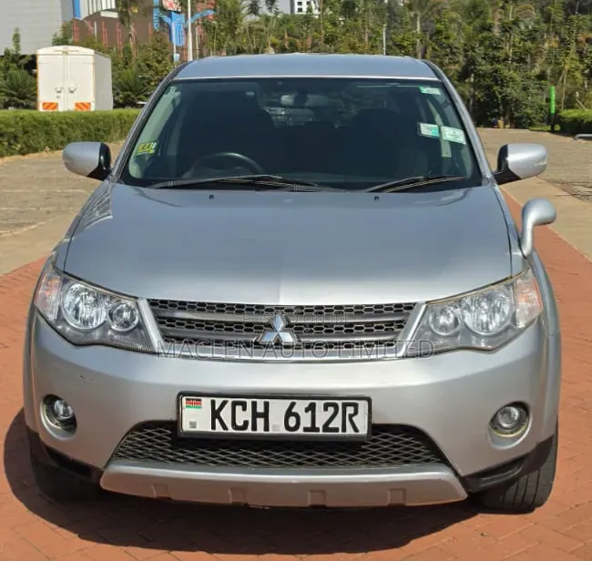 Mitsubishi Outlander 2010 Silver