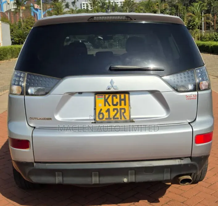 Mitsubishi Outlander 2010 Silver