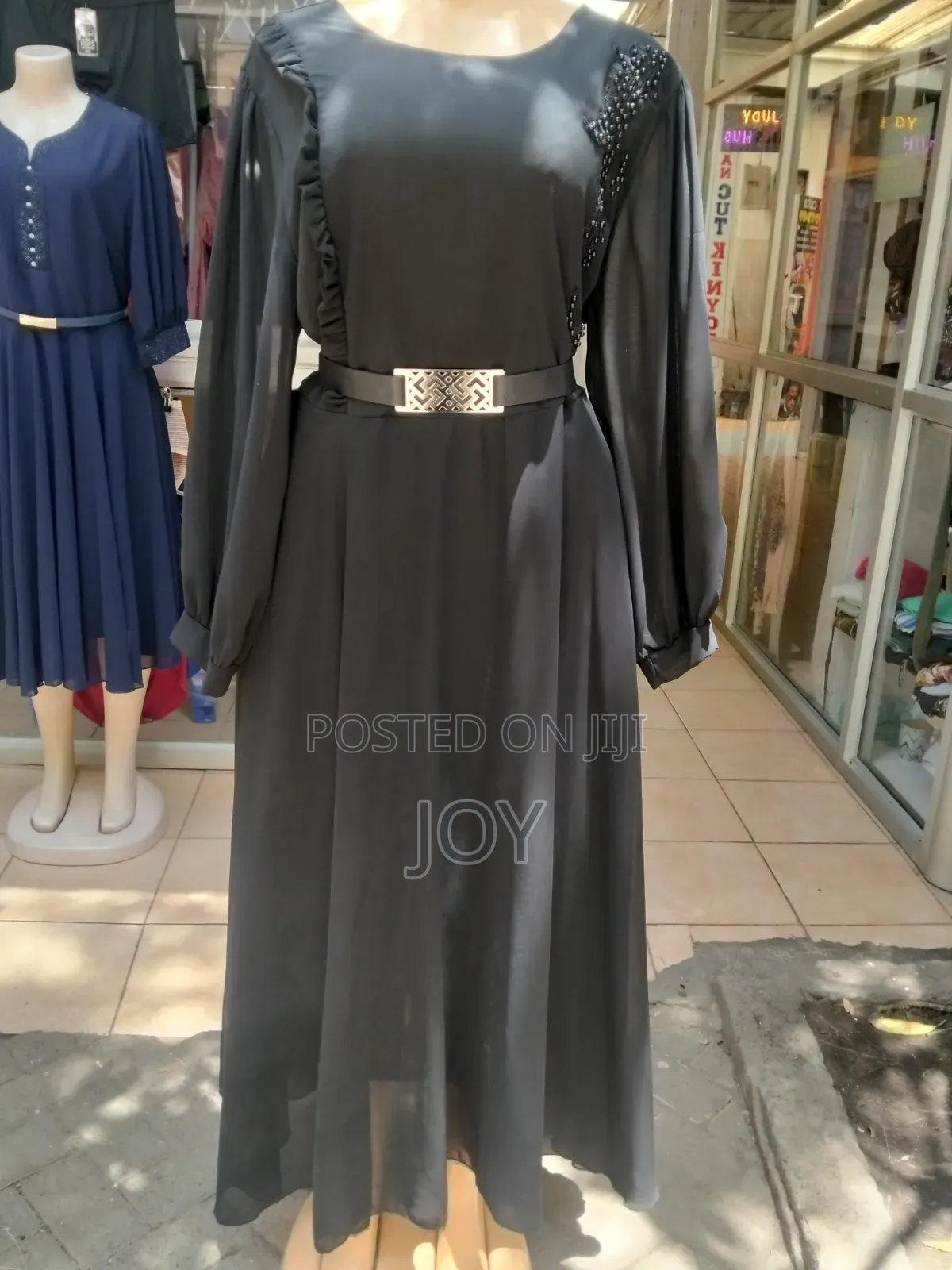 A Black Maxi Chiffon Dress 