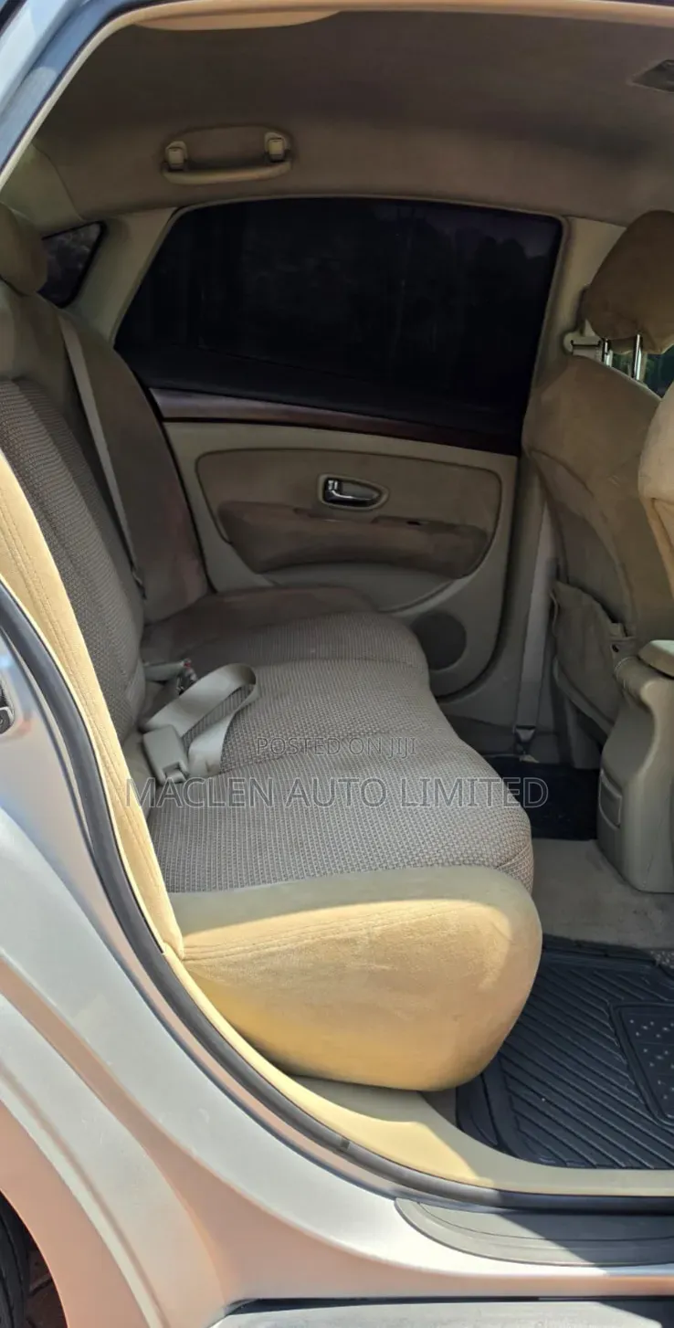 Nissan Bluebird 2009 Silver