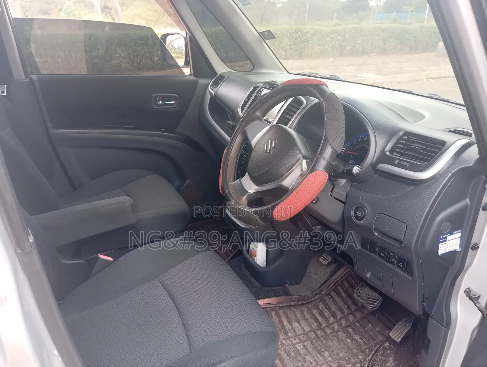 Suzuki Solio 2014 Silver