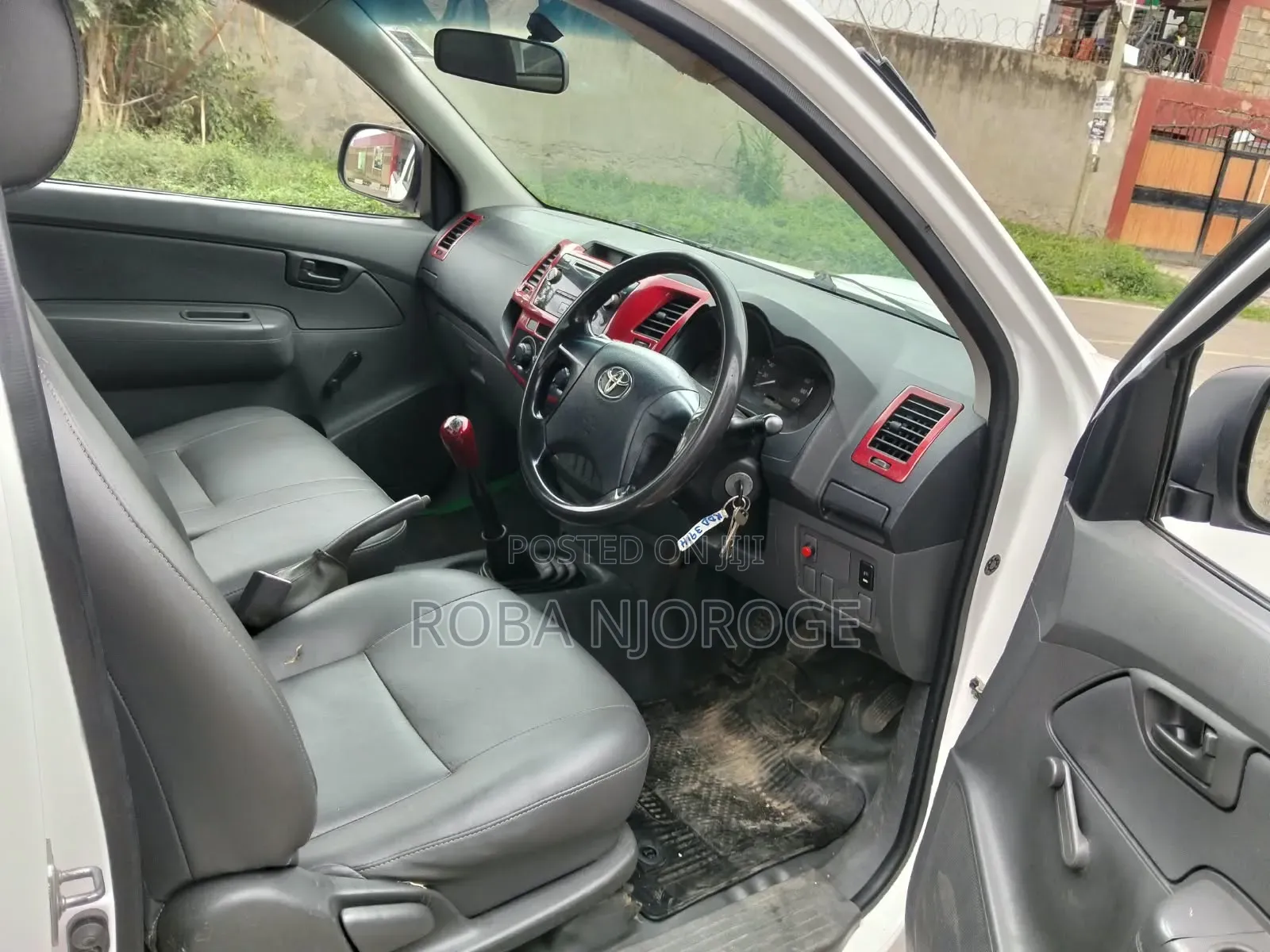 Toyota Hilux SR5 2014 Off white