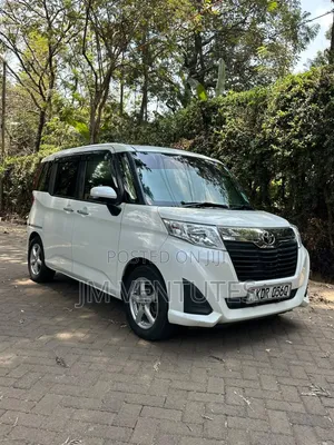 Toyota Roomy 2017 White