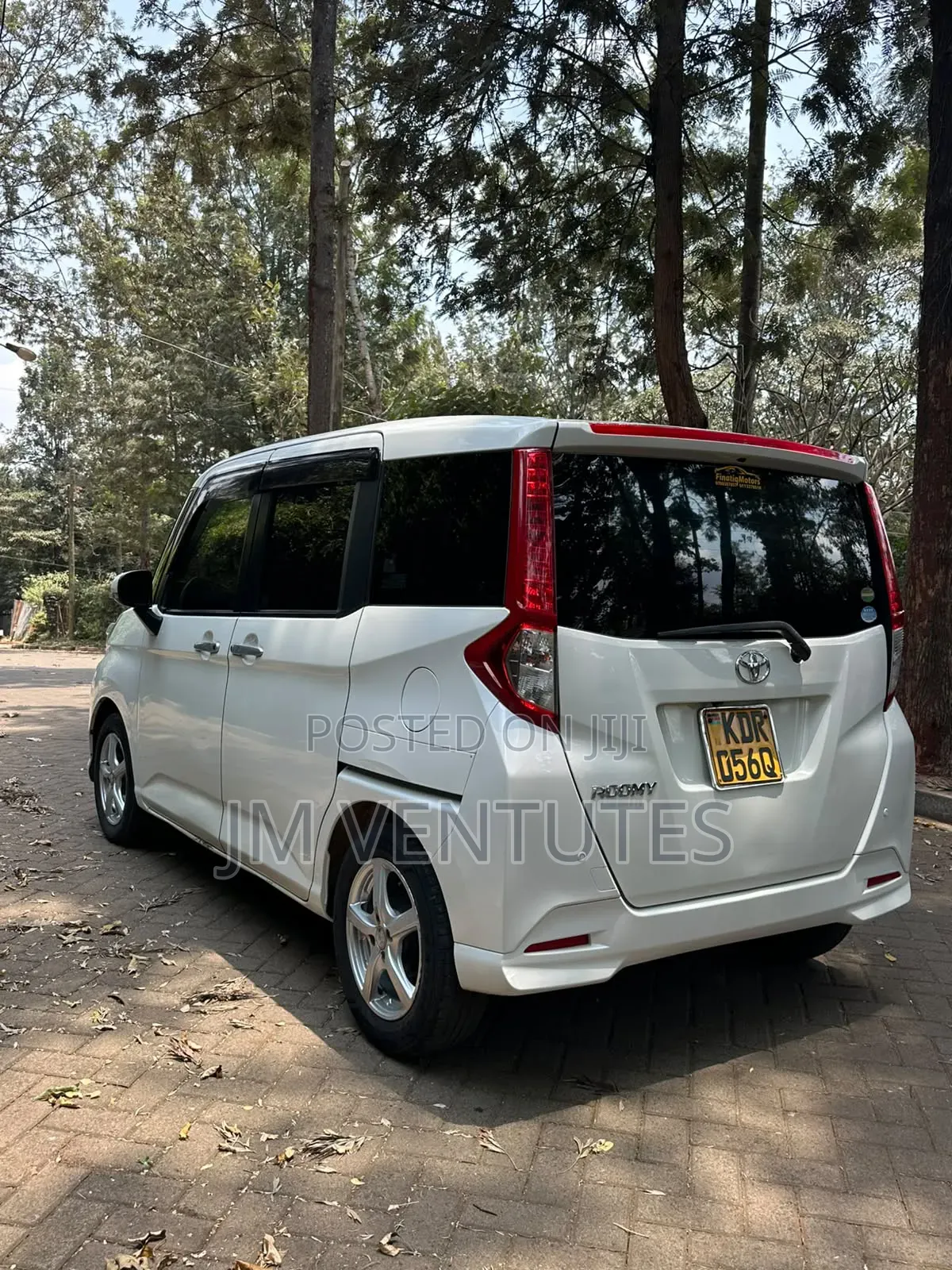 Toyota Roomy 2017 White