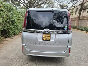 Toyota Noah 2.0 FWD (8 Seater) 2018 Silver
