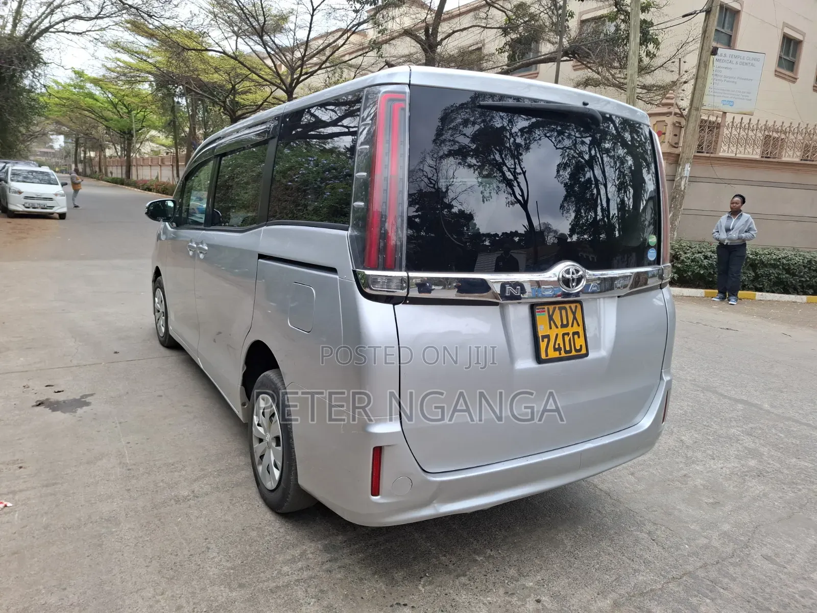 Toyota Noah 2.0 FWD (8 Seater) 2018 Silver