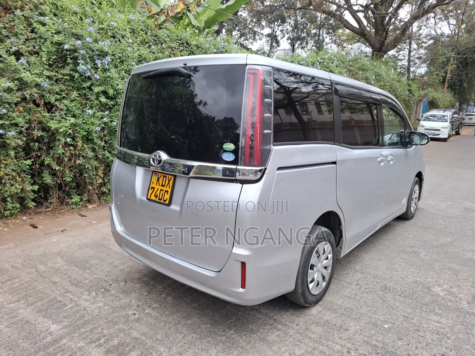 Toyota Noah 2.0 FWD (8 Seater) 2018 Silver