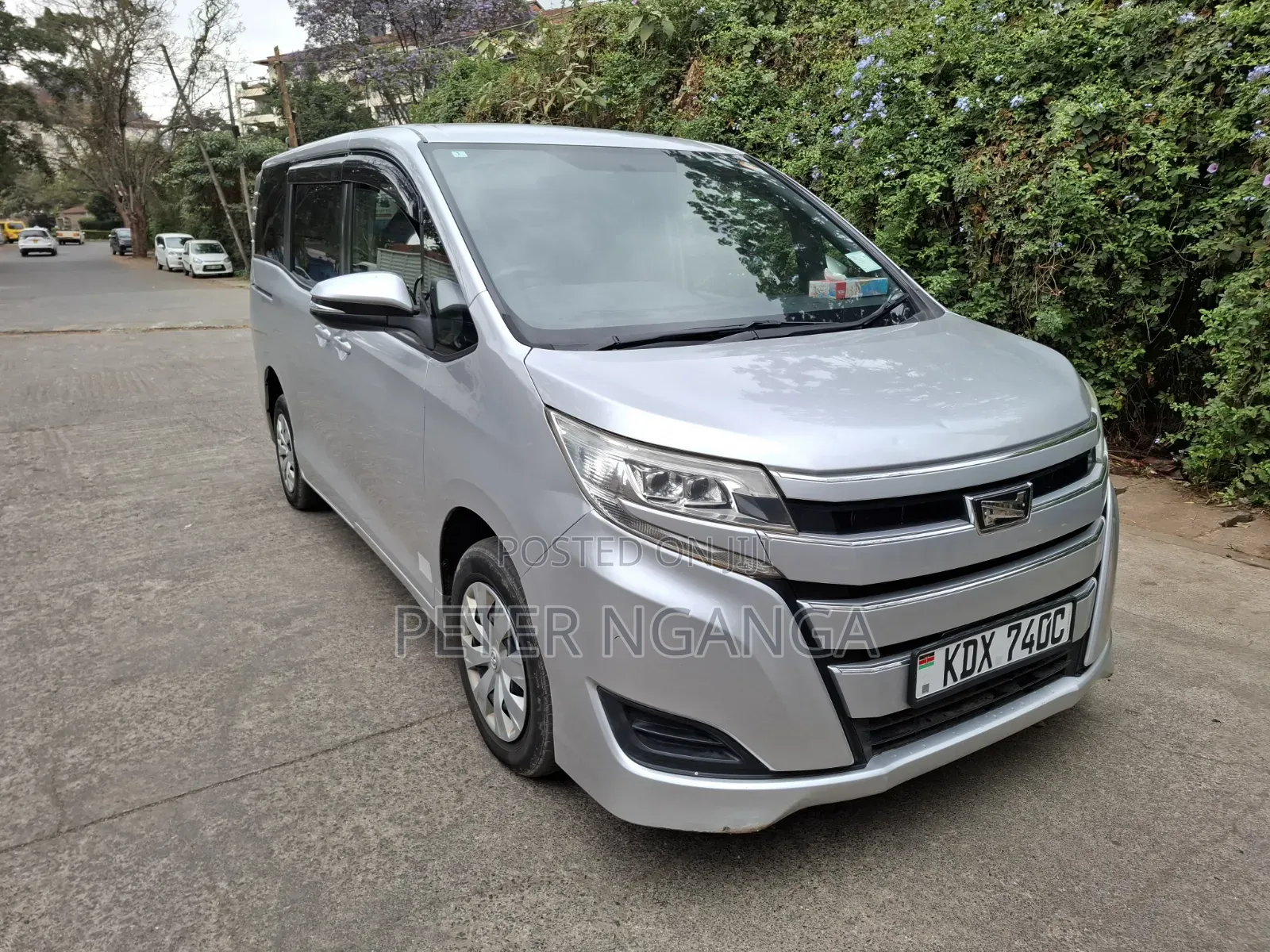 Toyota Noah 2.0 FWD (8 Seater) 2018 Silver