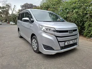 Toyota Noah 2.0 FWD (8 Seater) 2018 Silver