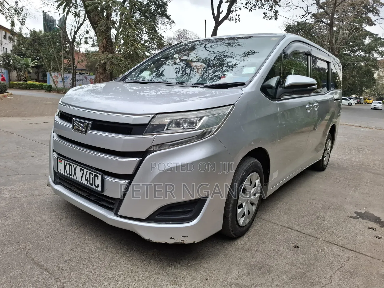 Toyota Noah 2.0 FWD (8 Seater) 2018 Silver