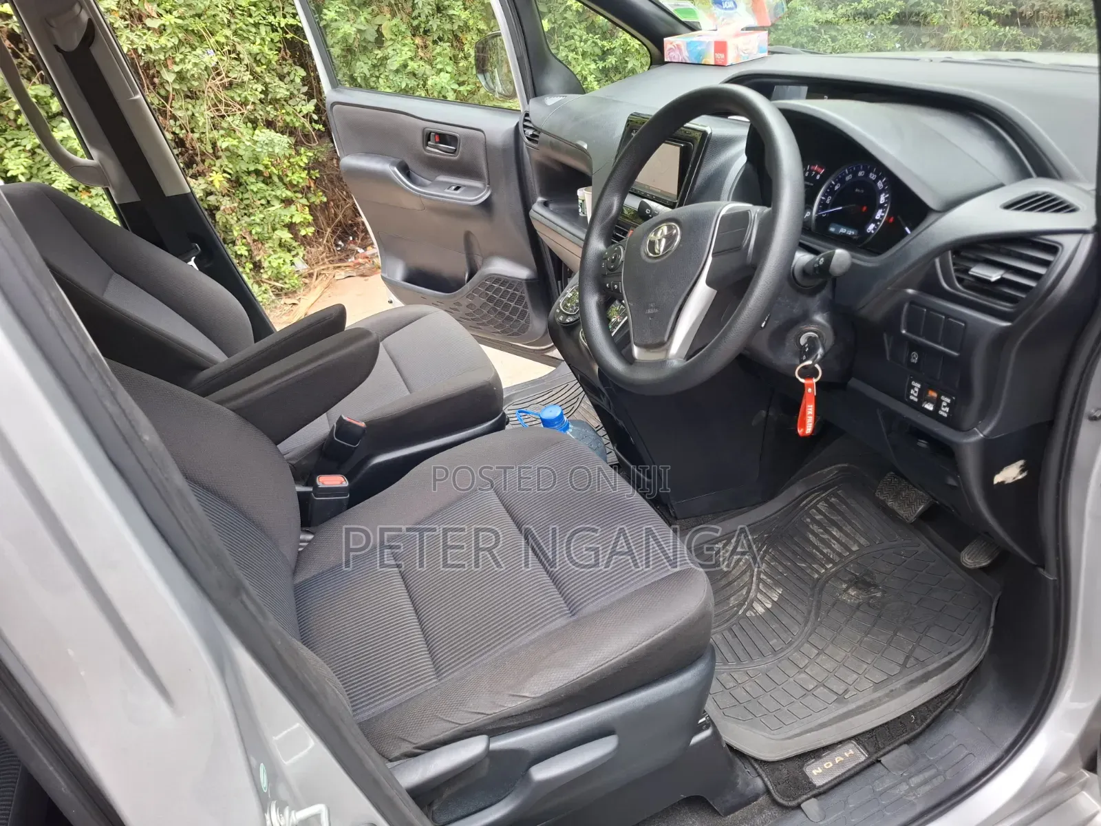 Toyota Noah 2.0 FWD (8 Seater) 2018 Silver