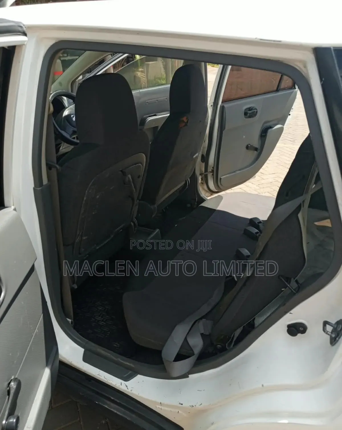 Nissan Advan 2010 White