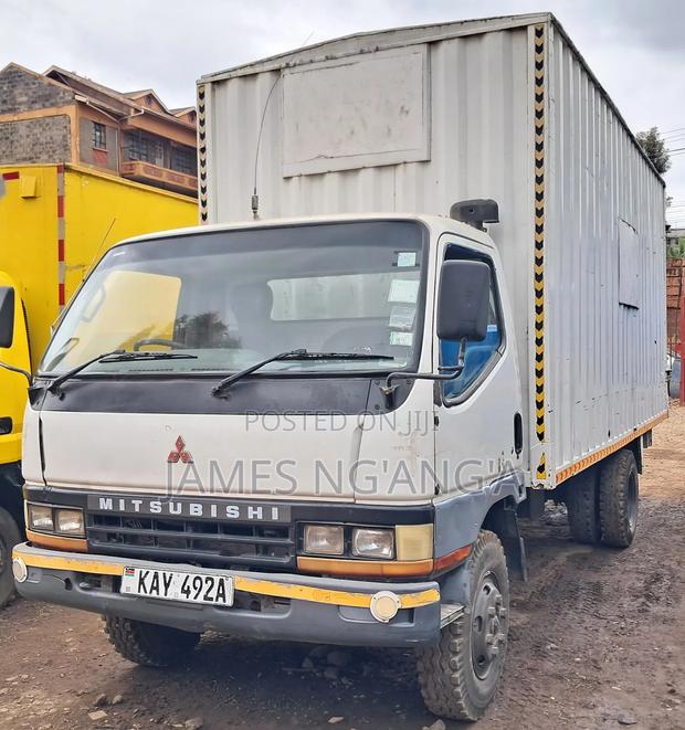 Mitsubishi Canter 2006 White