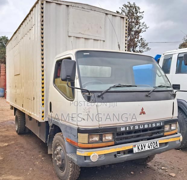 Mitsubishi Canter 2006 White - thumbnail 3