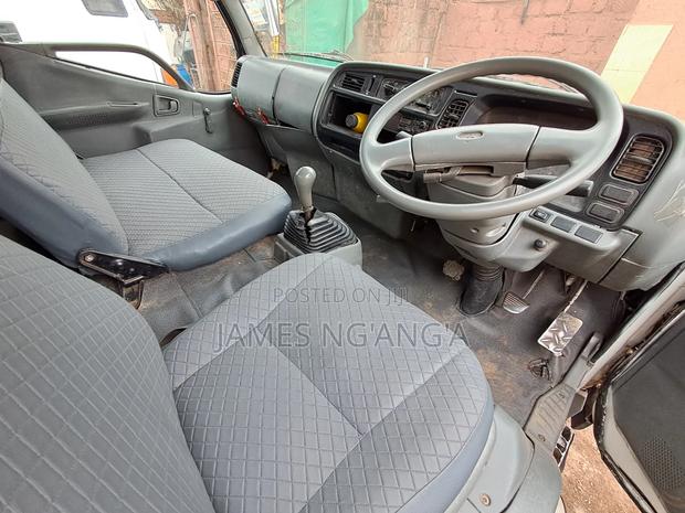 Mitsubishi Canter 2006 White - thumbnail 9