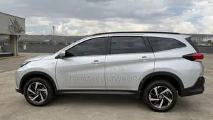 Toyota Rush 1.5 RWD 2018 Silver