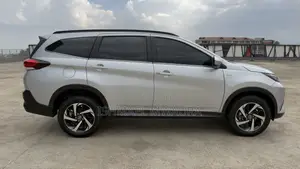 Toyota Rush 1.5 RWD 2018 Silver