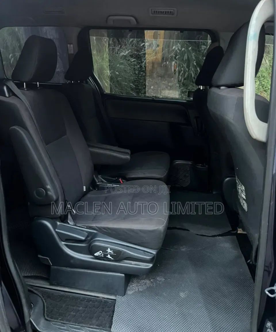 Toyota Voxy 2015 Purple
