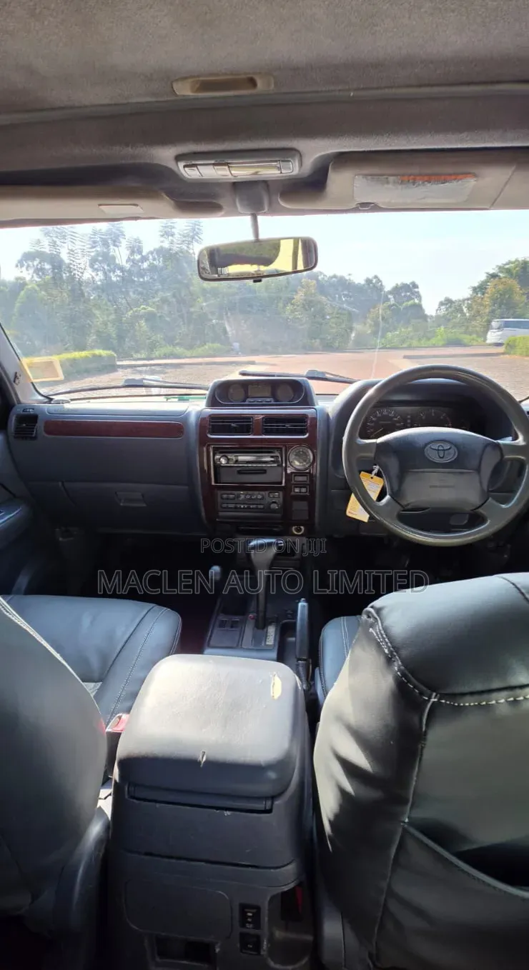 Toyota Land Cruiser Prado 2001 White