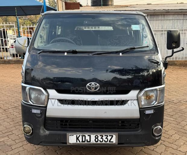 Toyota HiAce 2015 Black