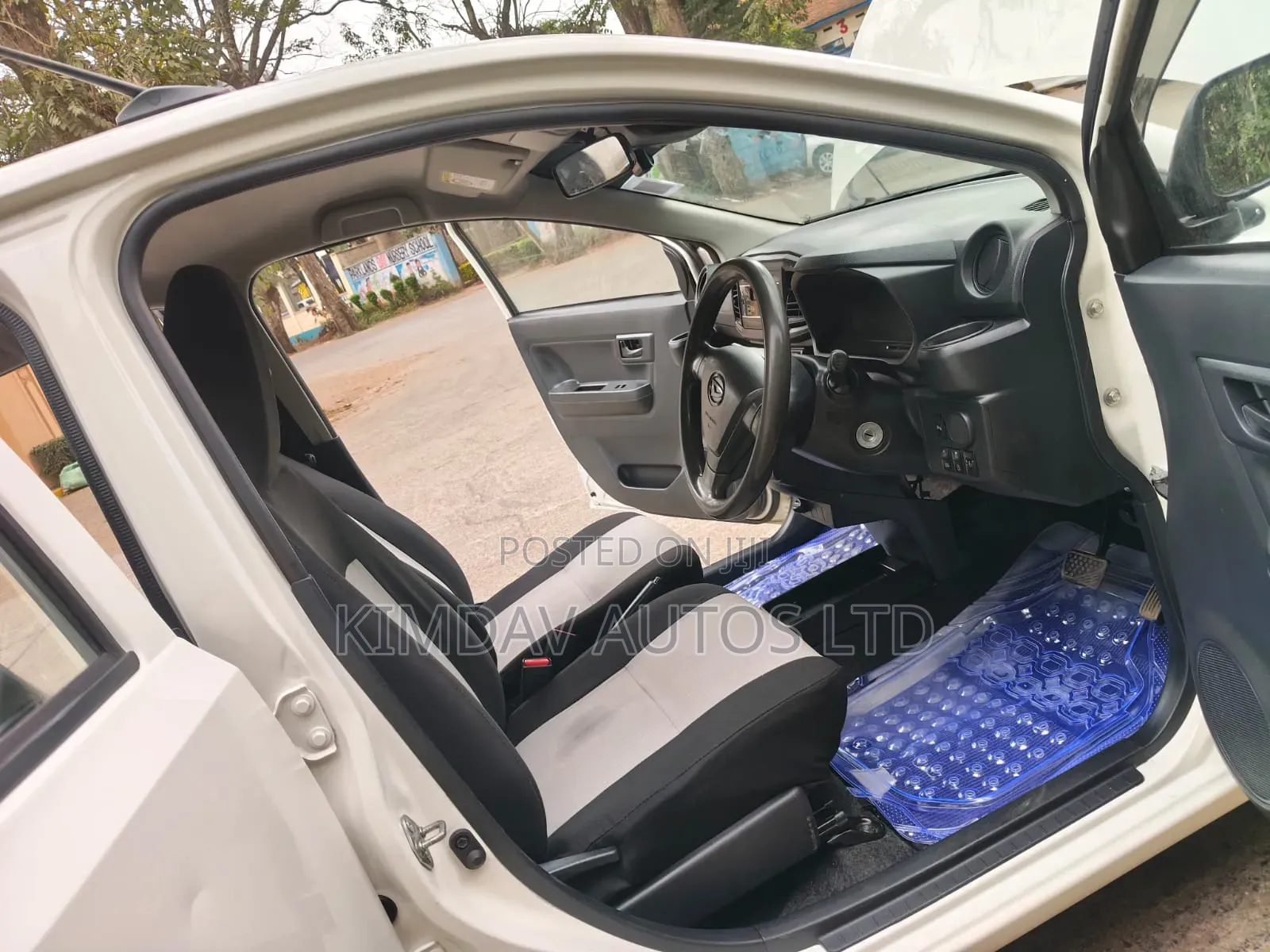 Daihatsu Mira 2018 White