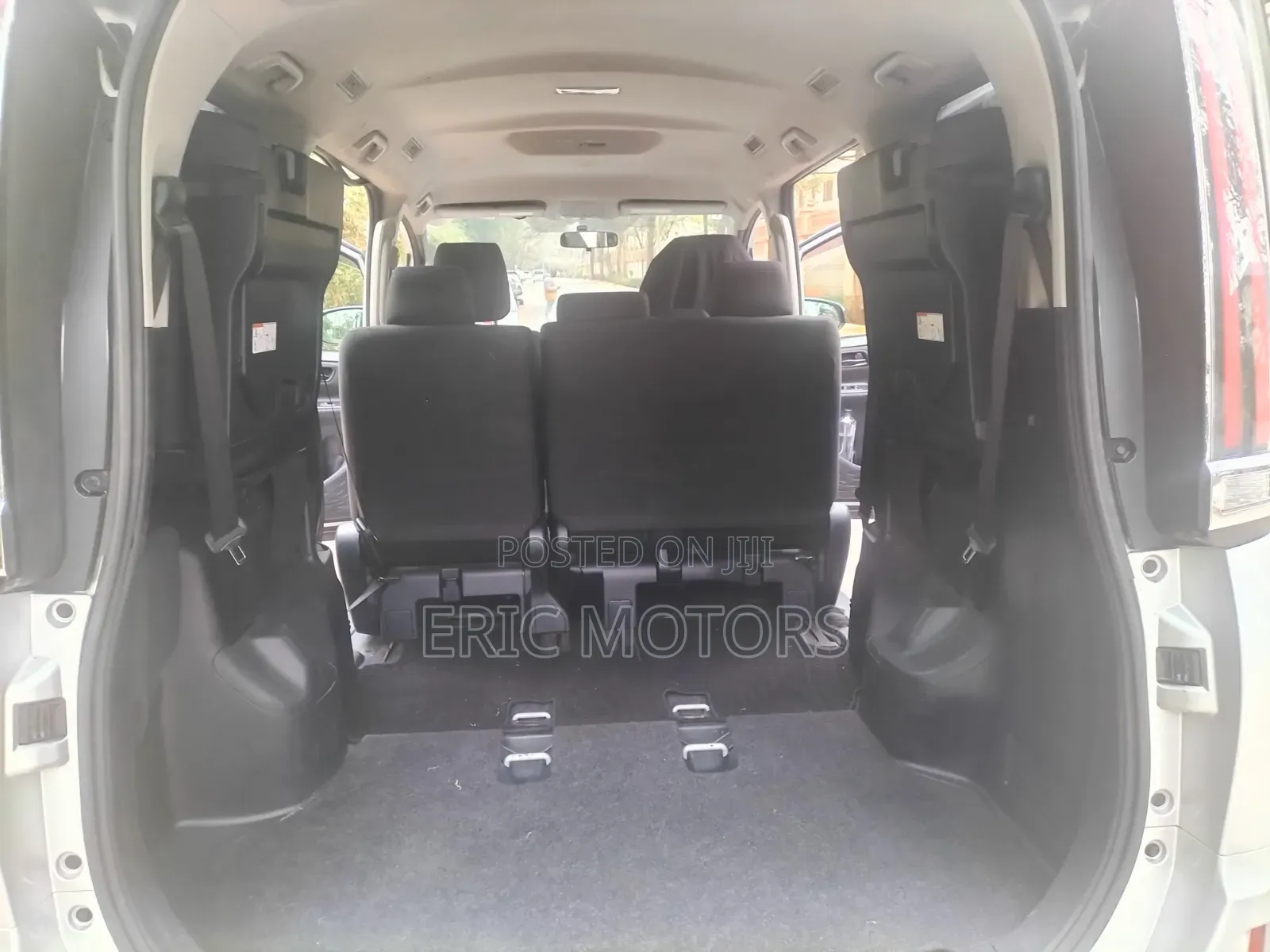 Toyota Noah 2018 Silver