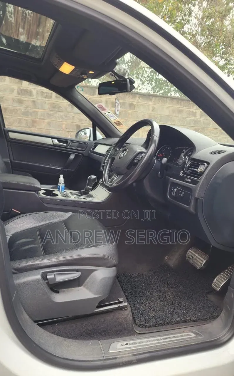Volkswagen Touareg 2014 White