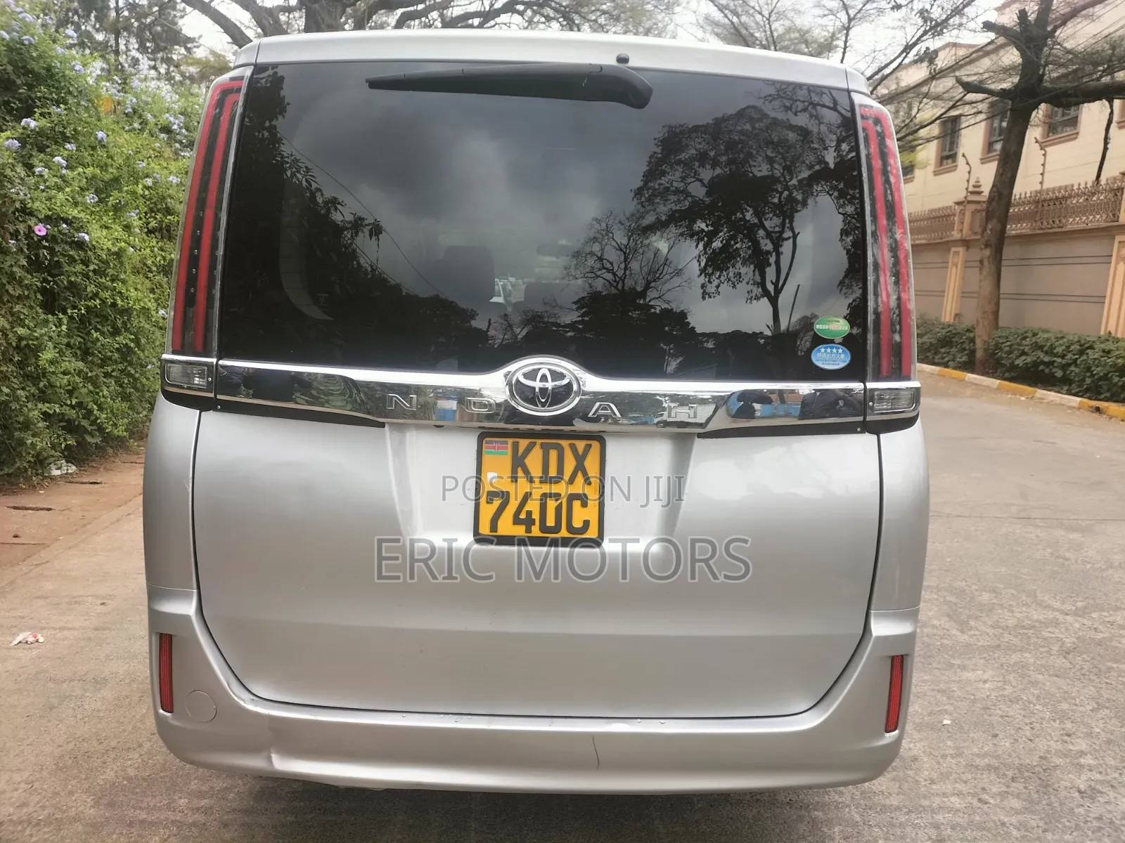 Toyota Noah 2018 Silver