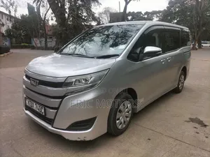Toyota Noah 2018 Silver