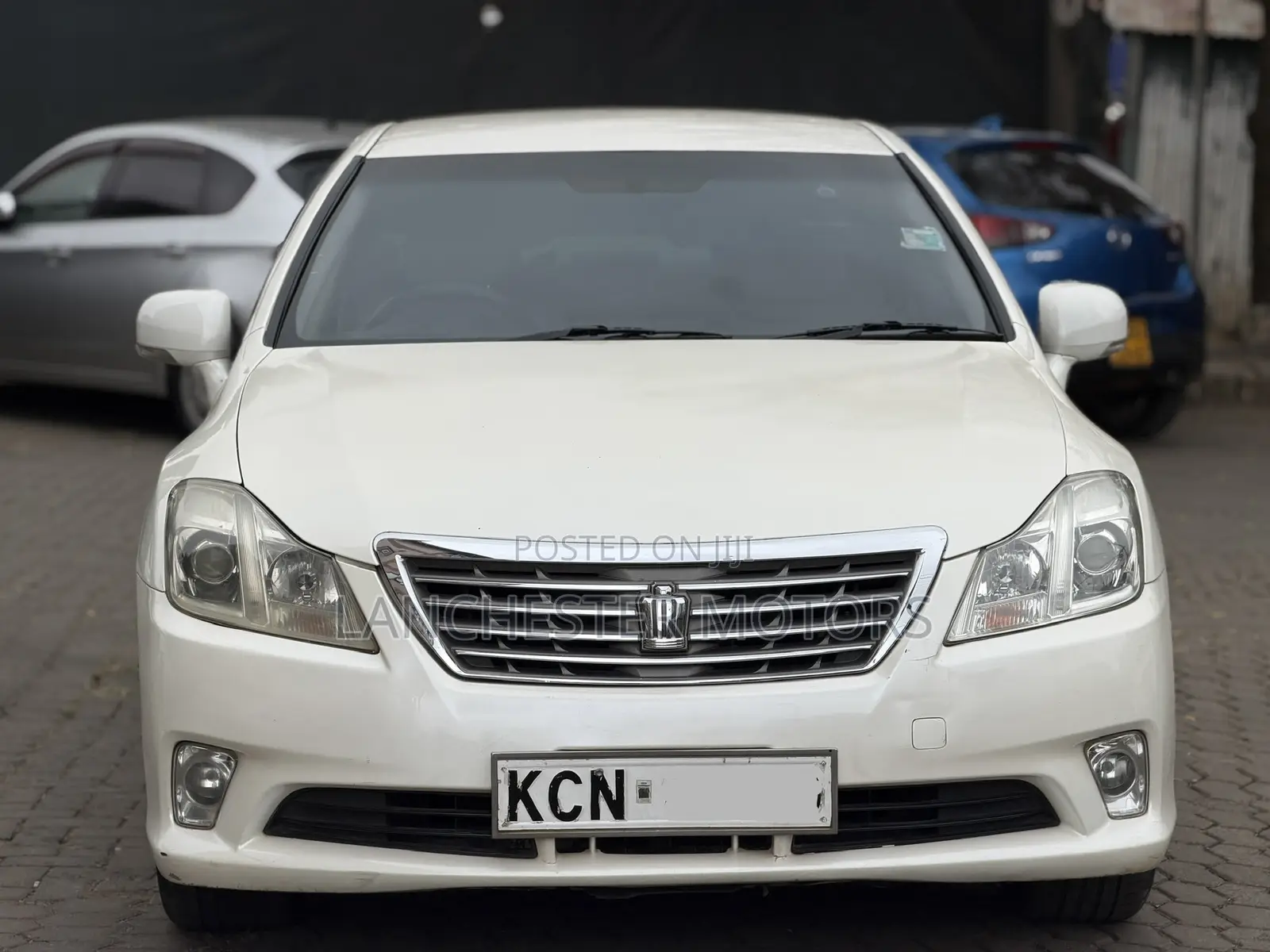 Toyota Crown 2010 White