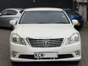 Toyota Crown 2010 White