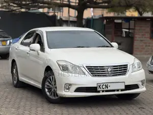 Toyota Crown 2010 White