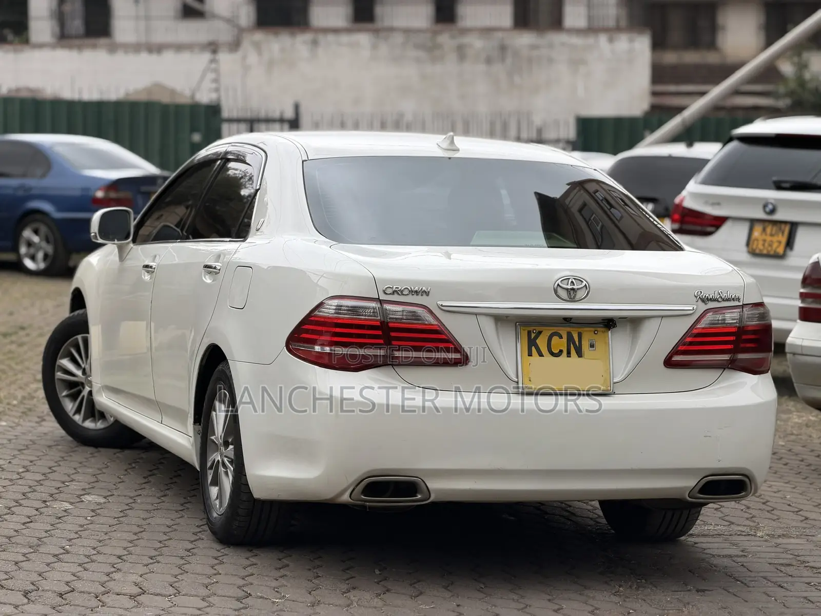 Toyota Crown 2010 White
