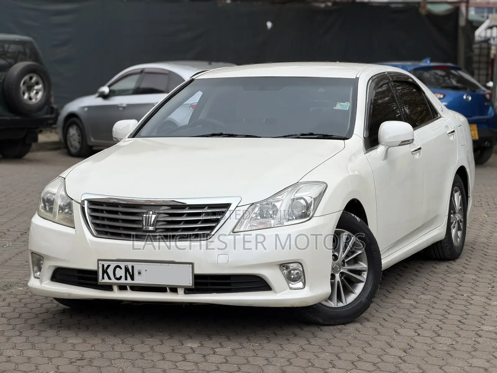 Toyota Crown 2010 White