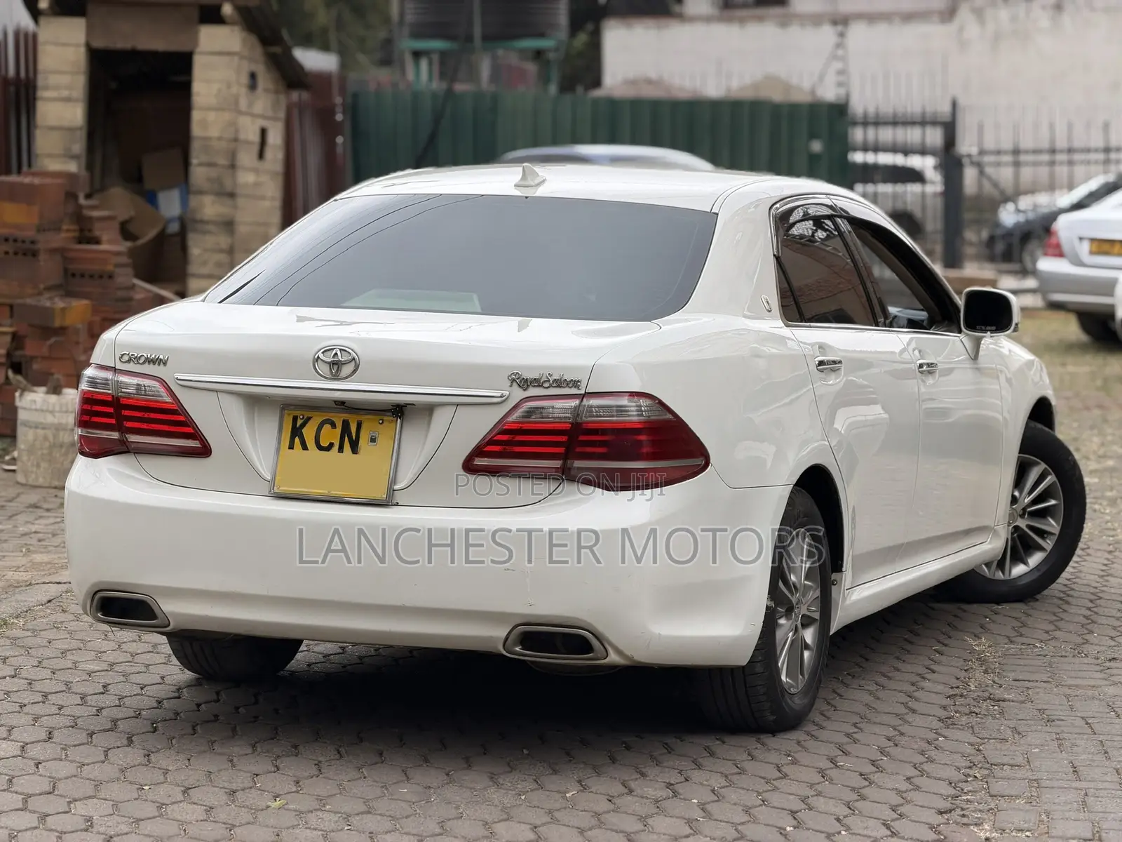 Toyota Crown 2010 White
