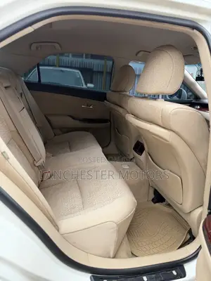Toyota Crown 2010 White