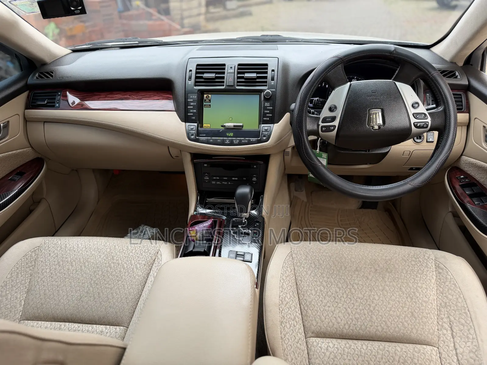 Toyota Crown 2010 White