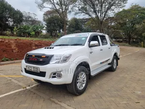 Toyota Hilux 2013 White