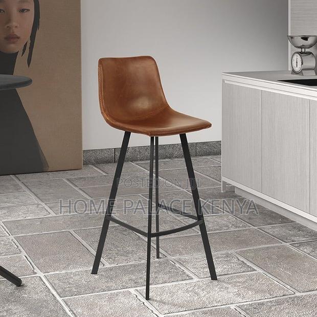 Bar Stool; Elegant Leather Bar Stool for Kitchen Counters